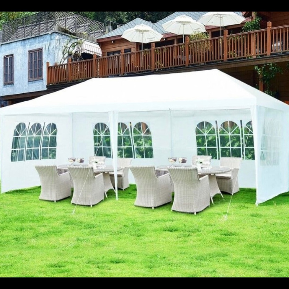 SOLD!!! 10' x 20' Outdoor Tent
